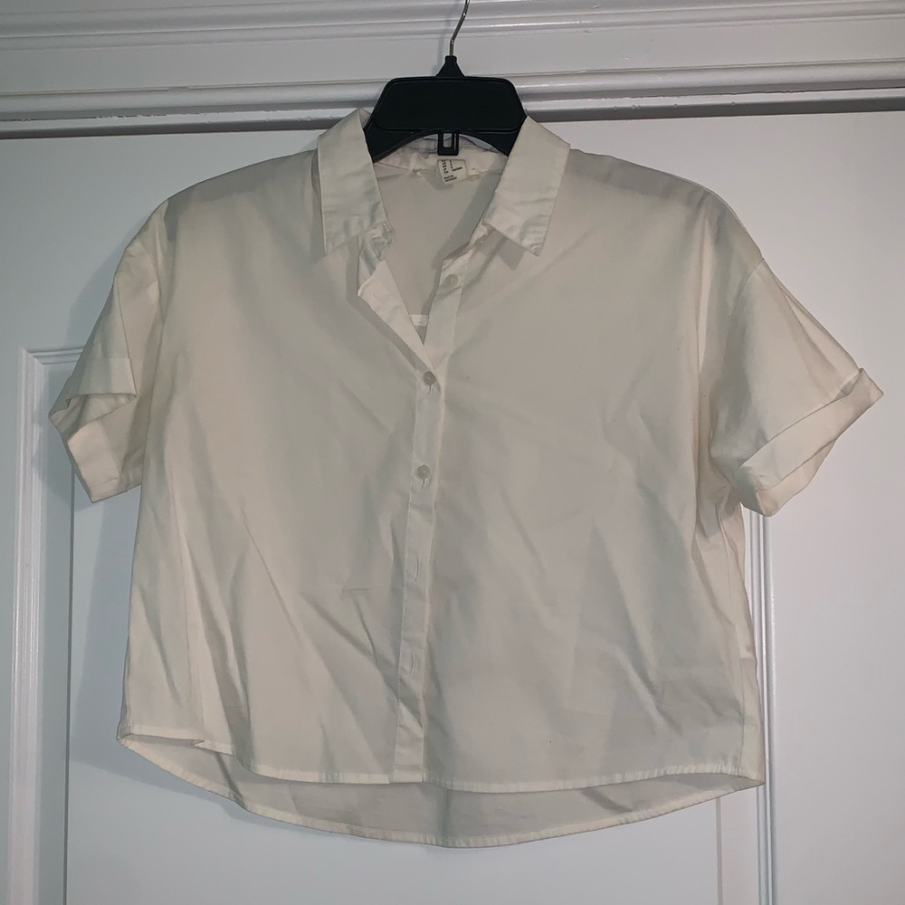 Forever 21 Off-White Cropped Button Down Shirt